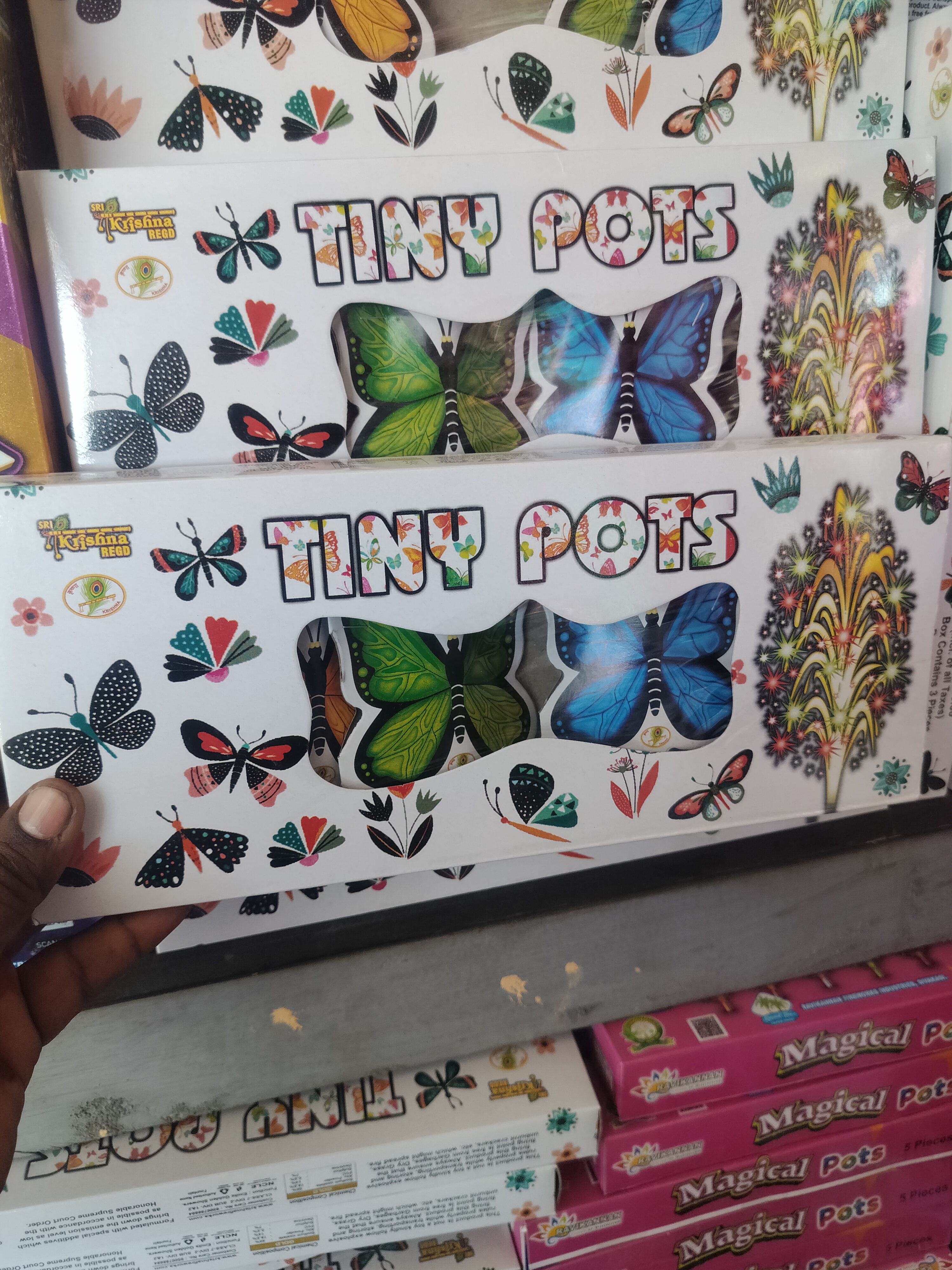 TINY POTS